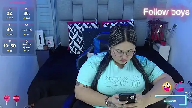 Snapshot of evelin_zaens chatting on 11/07/25, 04:12 evelin zaens online show from 11/07/25, 04:12