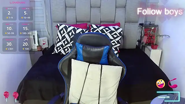 Snapshot of evelin_zaens chatting on 11/09/25, 04:11 evelin zaens online show from 11/09/25, 04:11