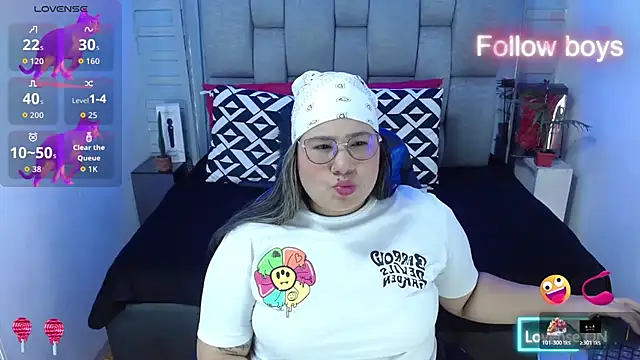 Snapshot of evelin_zaens chatting on 11/21/25, 04:33 evelin zaens online show from 11/21/25, 04:33