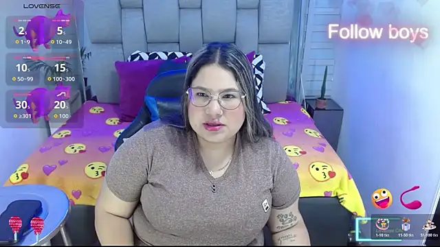 Snapshot of evelin_zaens chatting on 11/26/25, 04:13 evelin zaens online show from 11/26/25, 04:13