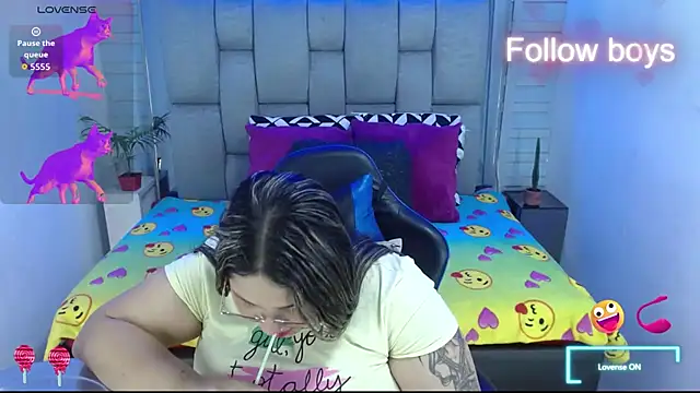 Snapshot of evelin_zaens chatting on 11/30/25, 04:05 evelin zaens online show from 11/30/25, 04:05