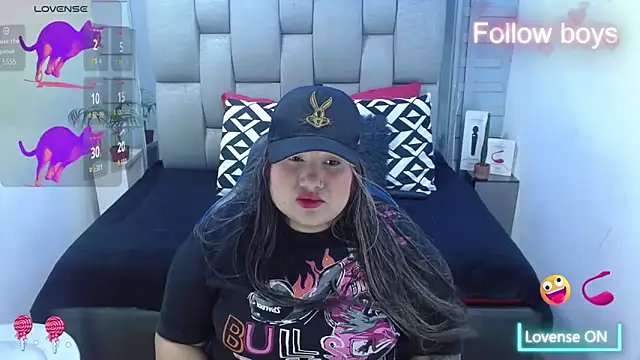 Snapshot of evelin_zaens chatting on 12/16/25, 04:28 evelin zaens online show from 12/16/25, 04:28