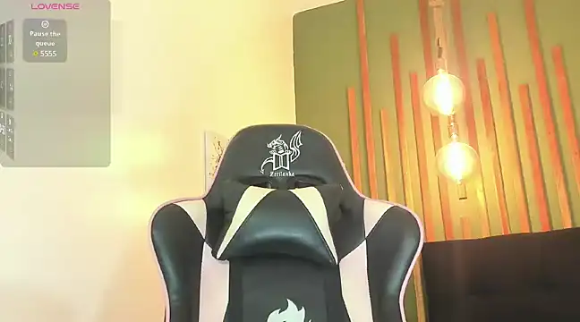 Snapshot of RebeccaSexx chatting on 03/09/25, 03:32 RebeccaSexx online show from 03/09/25, 03:32