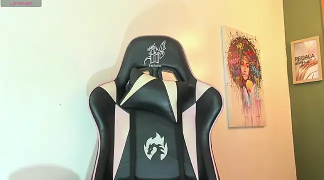 Snapshot of RebeccaSexx chatting on 03/10/25, 05:00 RebeccaSexx online show from 03/10/25, 05:00