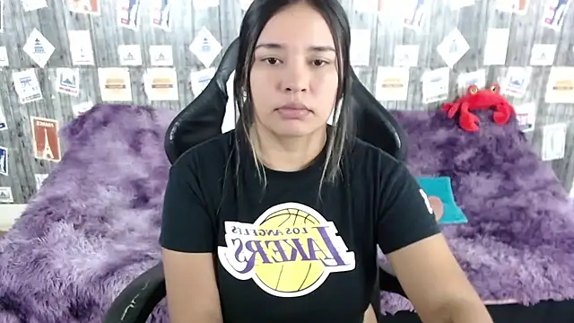 SaraCrow online show from 01/25/25, 05:07