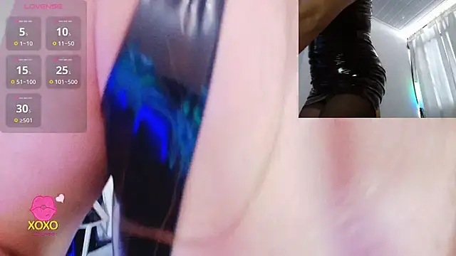 Snapshot of LatexDevil_Blondie chatting on 03/28/26, 05:34 LatexDevil Blondie online show from 03/28/26, 05:34