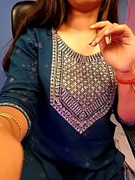 Aditi 1 online show from 02/05/25, 03:13