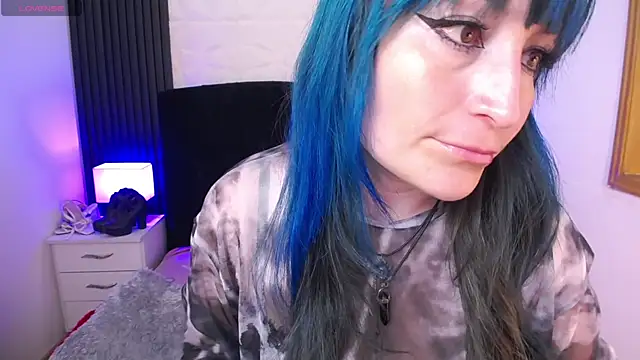 alicia moom online show from 02/05/25, 07:31