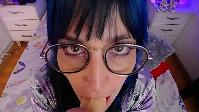 alicia moom online show from 02/22/25, 08:20