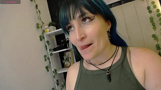 alicia moom online show from 03/12/25, 10:39