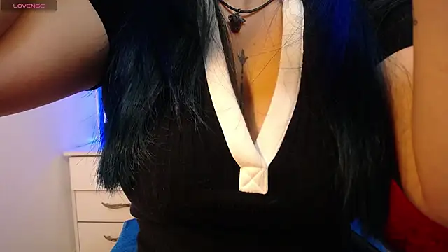 alicia moom online show from 10/03/25, 07:33