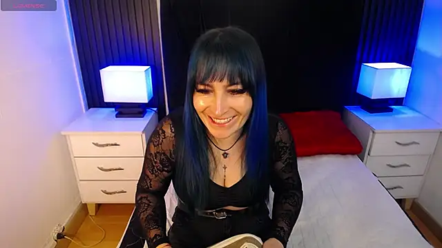 alicia moom online show from 10/09/25, 02:15