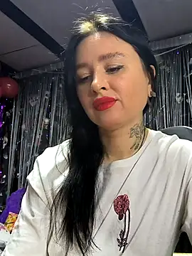 Snapshot of KikiXRed chatting on 02/16/26, 06:42 KikiXRed online show from 02/16/26, 06:42