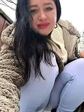 Snapshot of KikiXRed chatting on 02/25/26, 06:45 KikiXRed online show from 02/25/26, 06:45