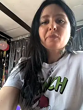 Snapshot of KikiXRed chatting on 03/16/26, 10:52 KikiXRed online show from 03/16/26, 10:52