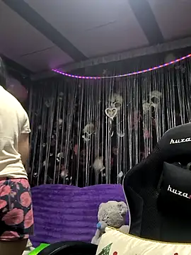 Snapshot of KikiXRed chatting on 03/22/26, 04:27 KikiXRed online show from 03/22/26, 04:27