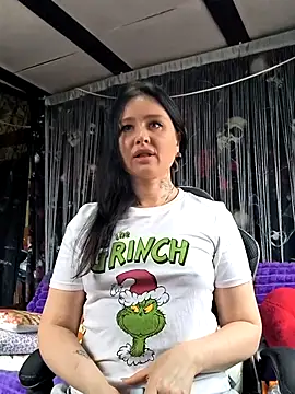 Snapshot of KikiXRed chatting on 03/25/26, 10:43 KikiXRed online show from 03/25/26, 10:43