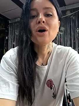 Snapshot of KikiXRed chatting on 03/27/26, 10:04 KikiXRed online show from 03/27/26, 10:04