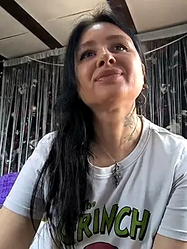 Snapshot of KikiXRed chatting on 03/31/26, 09:21 KikiXRed online show from 03/31/26, 09:21