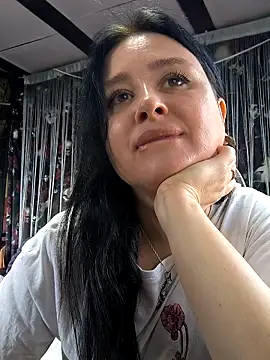 Snapshot of KikiXRed chatting on 04/07/26, 09:21 KikiXRed online show from 04/07/26, 09:21