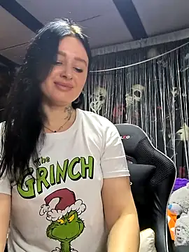 Snapshot of KikiXRed chatting on 04/11/26, 04:17 KikiXRed online show from 04/11/26, 04:17