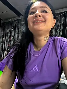 Snapshot of KikiXRed chatting on 04/17/26, 04:59 KikiXRed online show from 04/17/26, 04:59