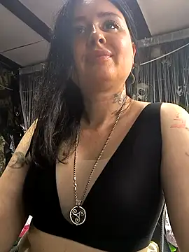 Snapshot of KikiXRed chatting on 07/21/26, 11:12 KikiXRed online show from 07/21/26, 11:12