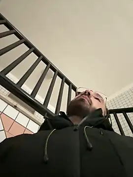 michele1500 online show from 12/14/25, 01:22