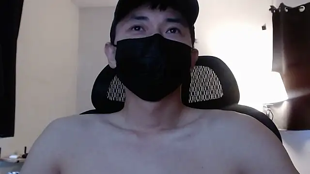 Snapshot of twbobo00715 chatting on 12/21/24, 05:51 twbobo00715 online show from 12/21/24, 05:51