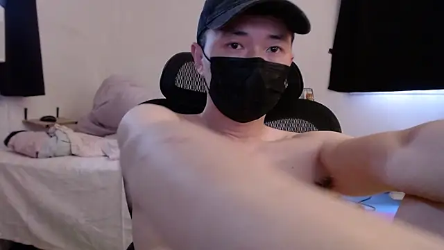 Snapshot of twbobo00715 chatting on 11/15/25, 05:42 twbobo00715 online show from 11/15/25, 05:42