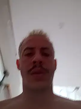 Snapshot of MachoScorpionCaralho chatting on 01/12/25, 06:49 MachoScorpionCaralho online show from 01/12/25, 06:49