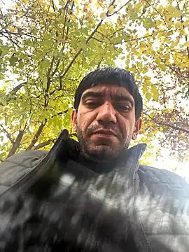 Snapshot of 2023mmm chatting on 11/12/25, 11:21 2023mmm online show from 11/12/25, 11:21