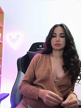 Snapshot of Naughty-Jessie chatting on 11/15/25, 09:54 Naughty-Jessie online show from 11/15/25, 09:54