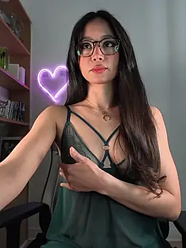 Naughty-Jessie online show from 03/04/26, 09:21