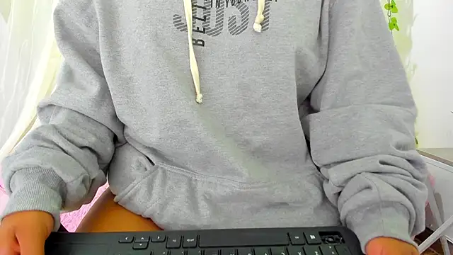 Snapshot of iisabella_gonzalez chatting on 01/08/25, 08:16 iisabella gonzalez online show from 01/08/25, 08:16