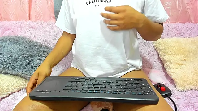 Snapshot of iisabella_gonzalez chatting on 02/25/25, 06:47 iisabella gonzalez online show from 02/25/25, 06:47