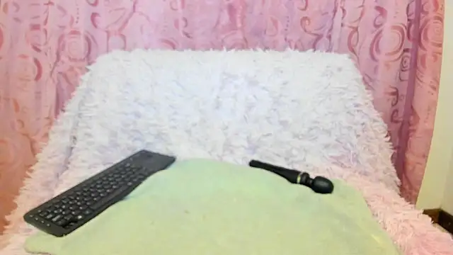 Snapshot of iisabella_gonzalez chatting on 10/06/25, 04:32 iisabella gonzalez online show from 10/06/25, 04:32