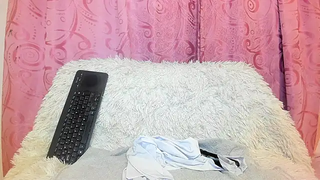 Snapshot of iisabella_gonzalez chatting on 11/03/25, 05:52 iisabella gonzalez online show from 11/03/25, 05:52