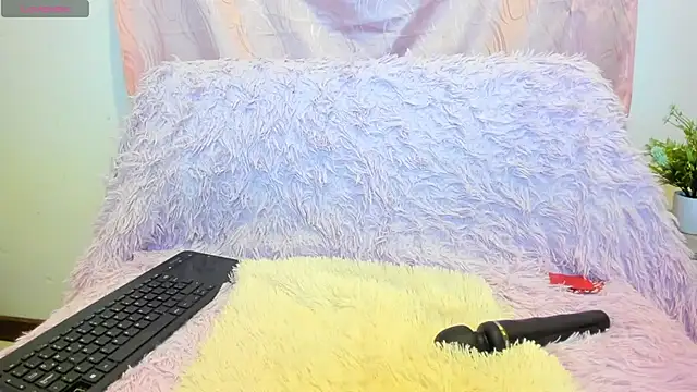 Snapshot of iisabella_gonzalez chatting on 11/30/25, 06:28 iisabella gonzalez online show from 11/30/25, 06:28