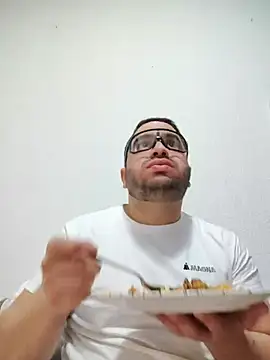 Snapshot of CamiolfeHotXxx chatting on 02/18/25, 03:10 CamiolfeHotXxx online show from 02/18/25, 03:10