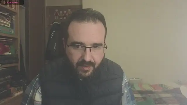 curiosillo83 online show from 03/03/25, 03:31