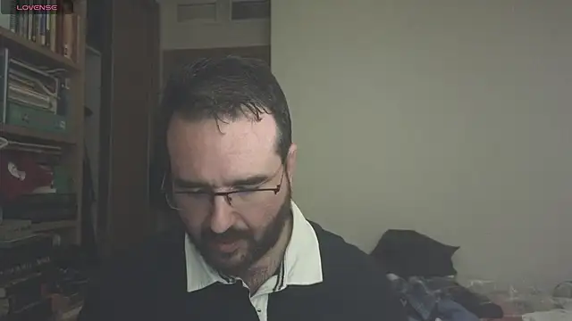 curiosillo83 online show from 03/21/25, 05:45