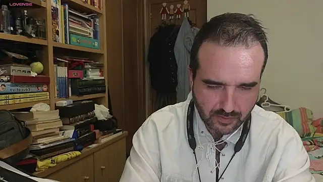 curiosillo83 online show from 09/13/25, 04:23