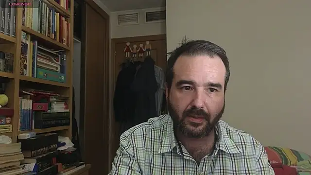 curiosillo83 online show from 09/26/25, 04:44