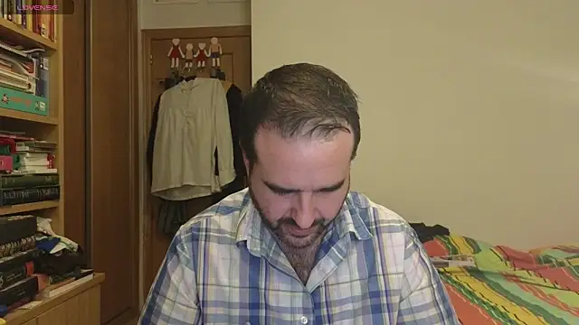 curiosillo83 online show from 09/30/25, 02:22