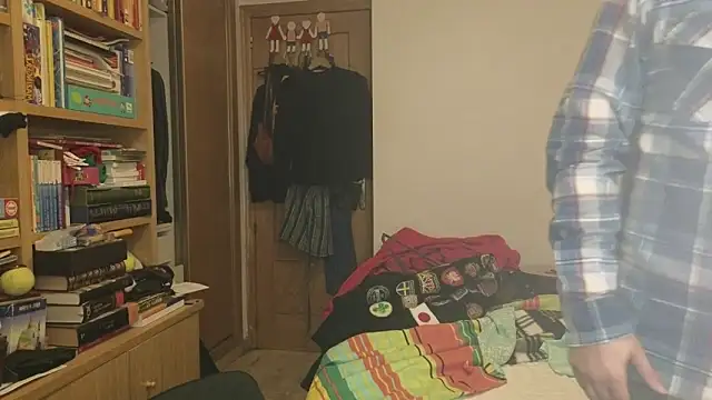 curiosillo83 online show from 12/22/25, 02:36