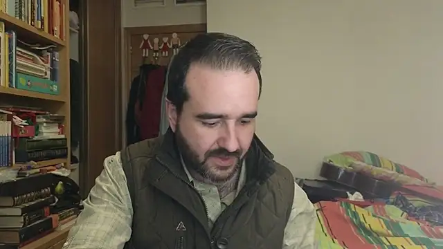 curiosillo83 online show from 02/05/26, 03:49