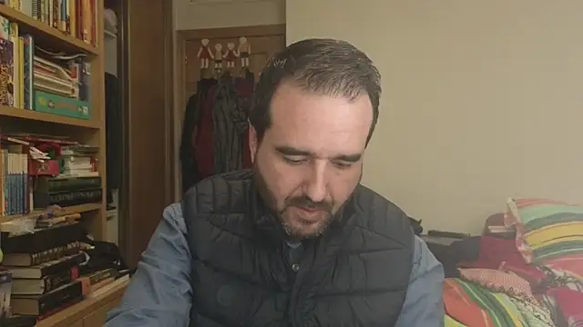 curiosillo83 online show from 02/15/26, 07:54