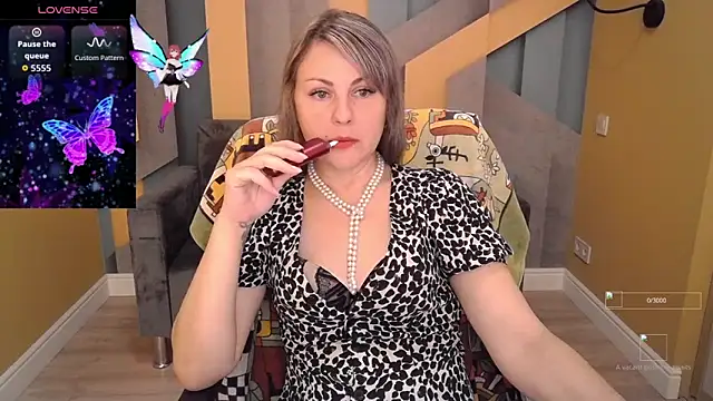 Candy Long online show from 10/20/25, 05:30