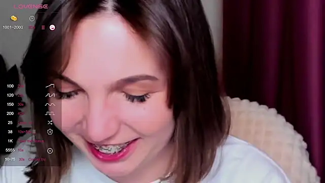 KindHazelHere  online show from 02/20/25, 07:30